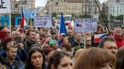 Протест в Праге против ношения масок