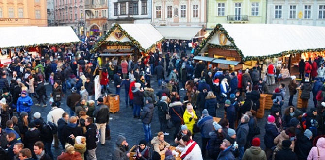 Премьер Чехии назвал раздутым туристический сектор в стране